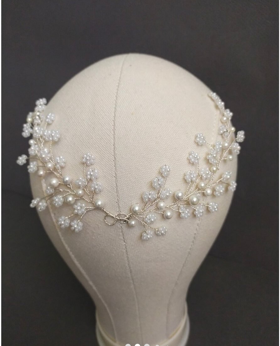 Luxe Locks Hair accessories for women.