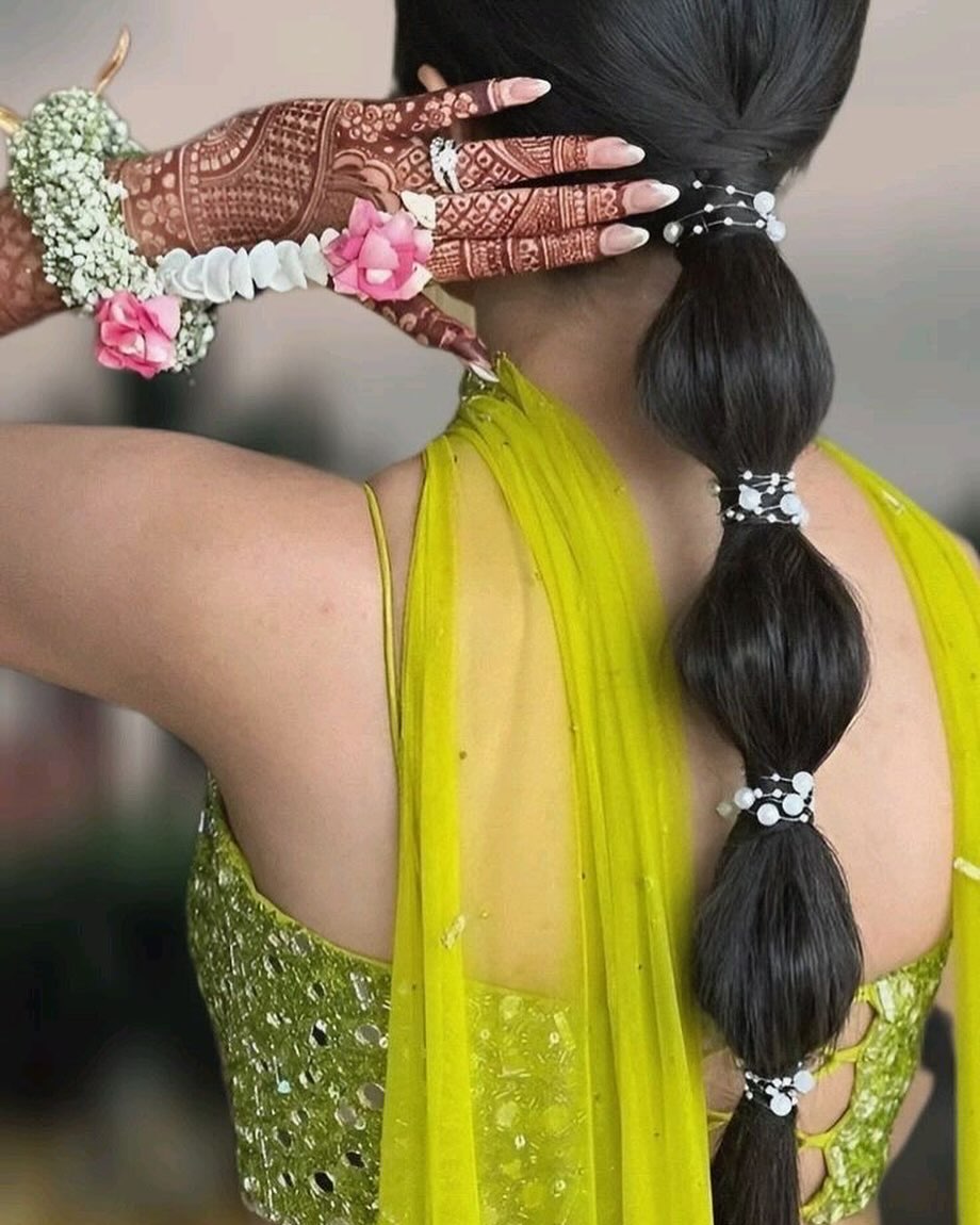 Gloss & Bow Hair Accessory For Women