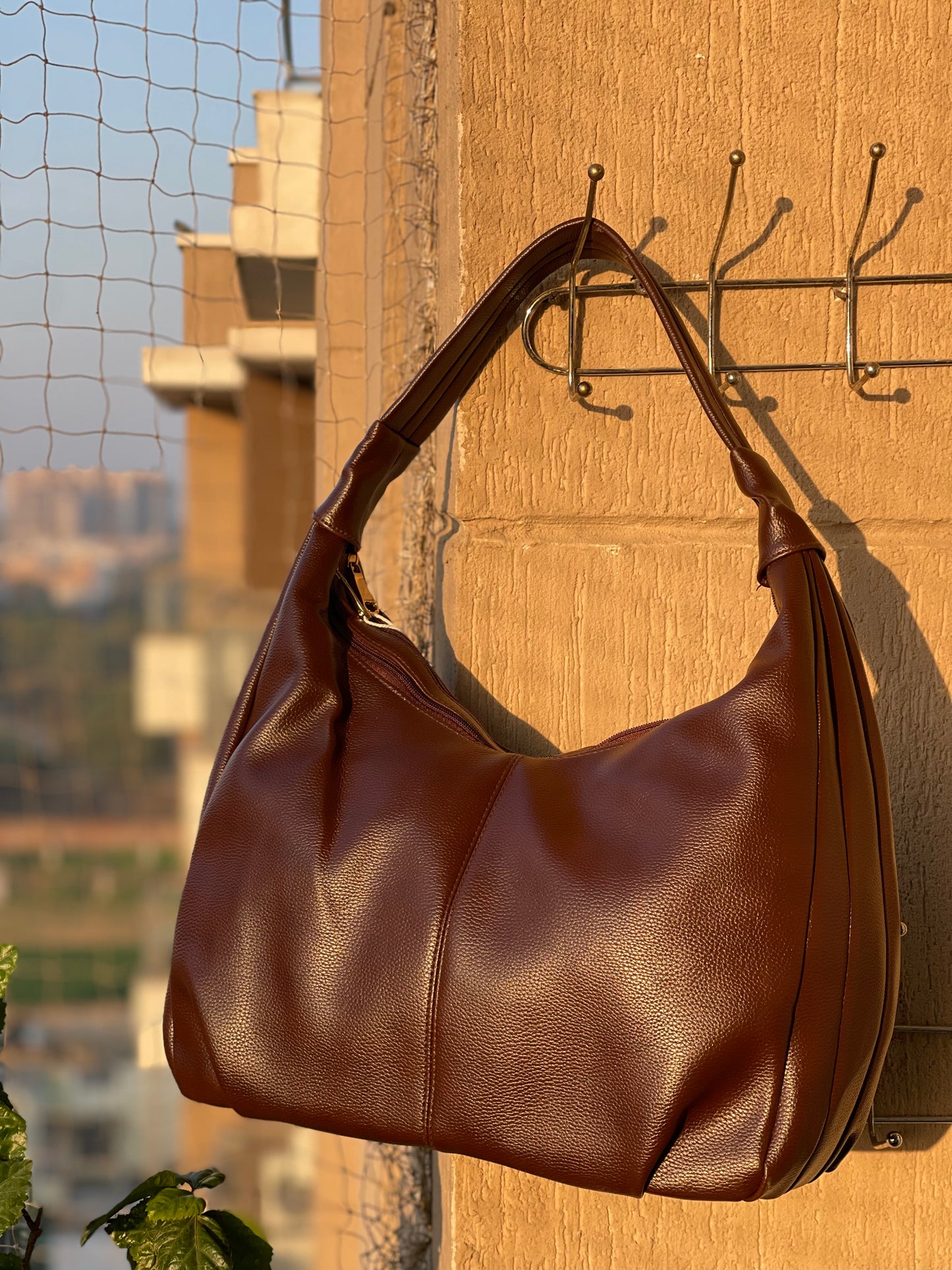 Classic Brown Handbag with a Modern Touch