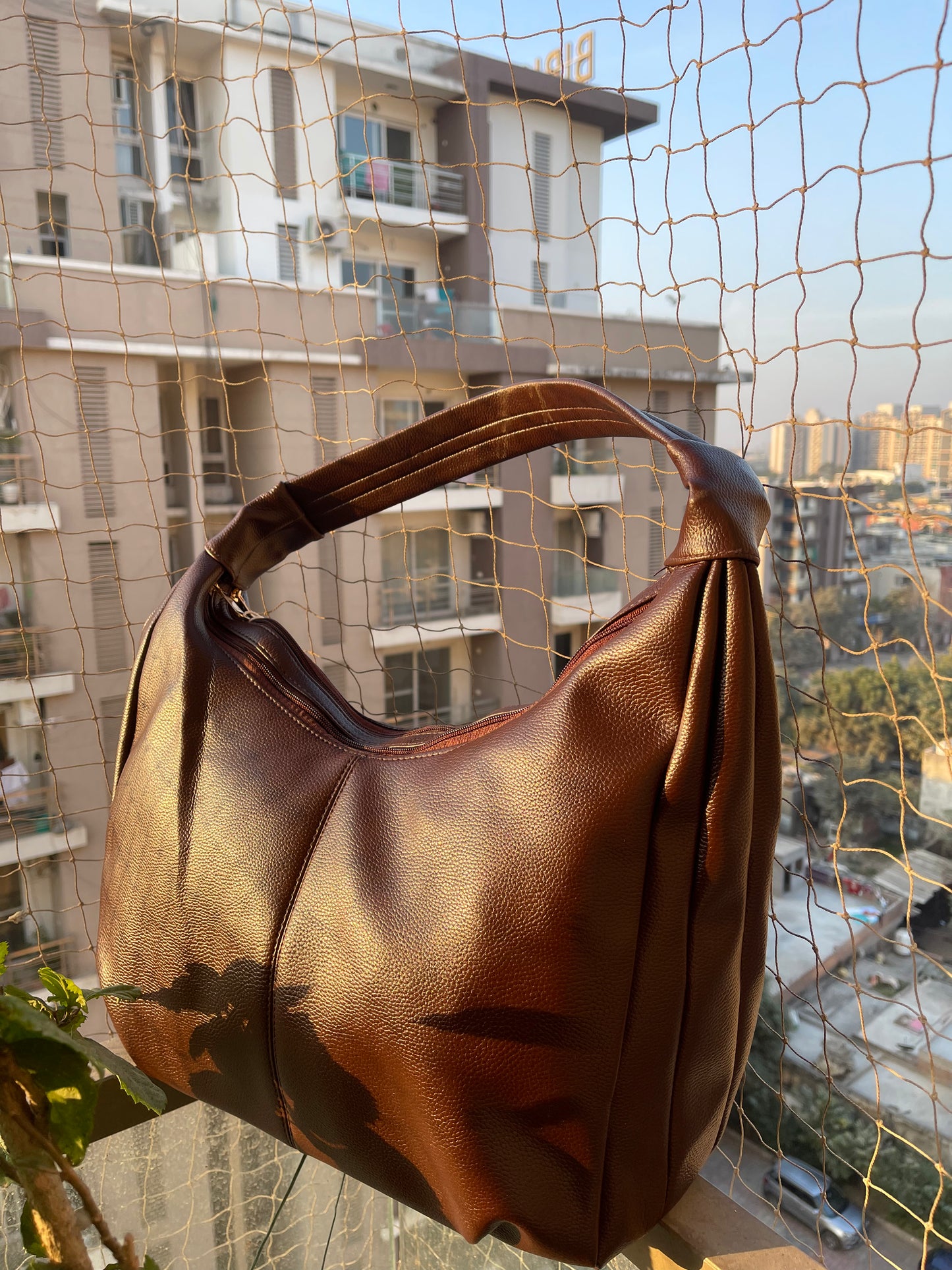 Classic Brown Handbag with a Modern Touch